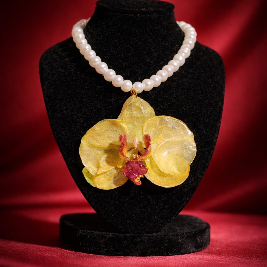 Collar Orquídea Dorada